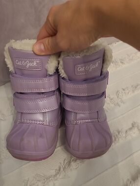 Cat & Jack Purple Lilac Kids Winter Boots with Faux Fur